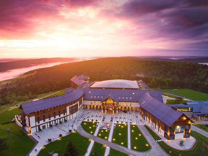 Hotel kasynowy w górach